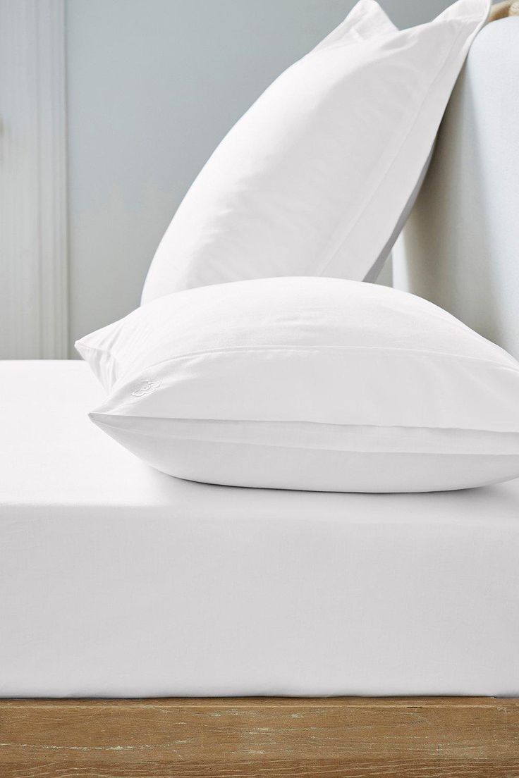 White Whisper Fitted Sheet (M)